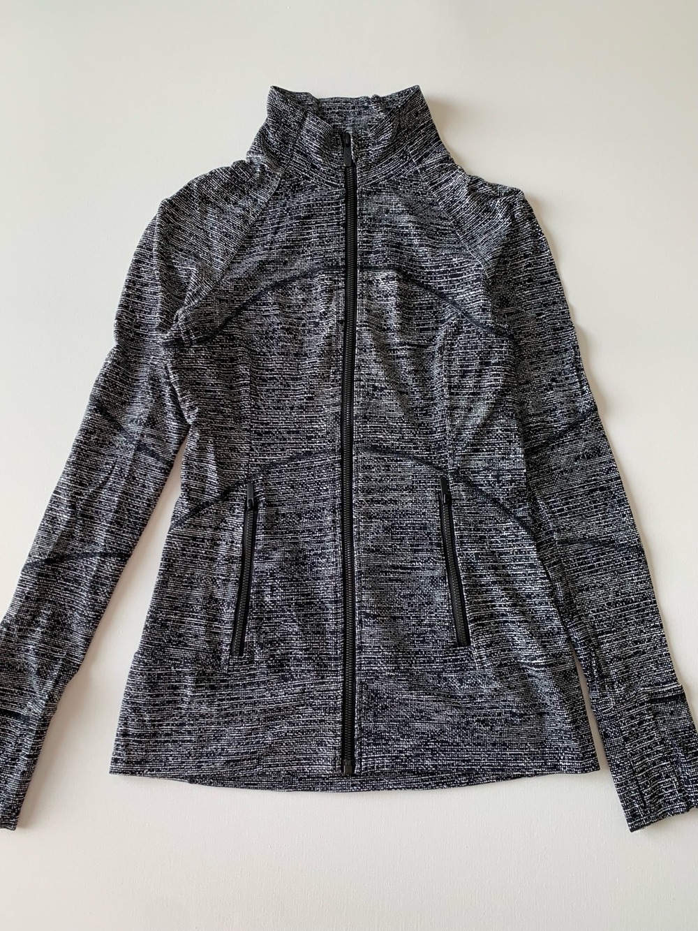 Lululemon Contour  white-Black Full-Zip light Jacket women’s size 6